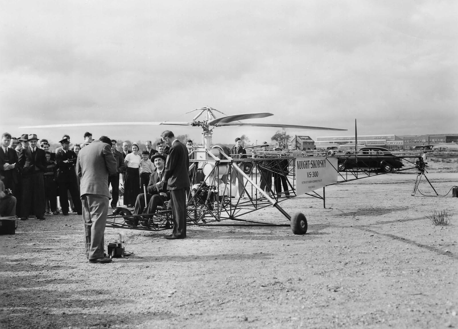 At the completion of the VS-300's first demonstration, the State of Connecticut's Commissioner of Aviation, Charles Lester Morris, presented Igor Sikorsky with Connecticut Helicopter License #1.